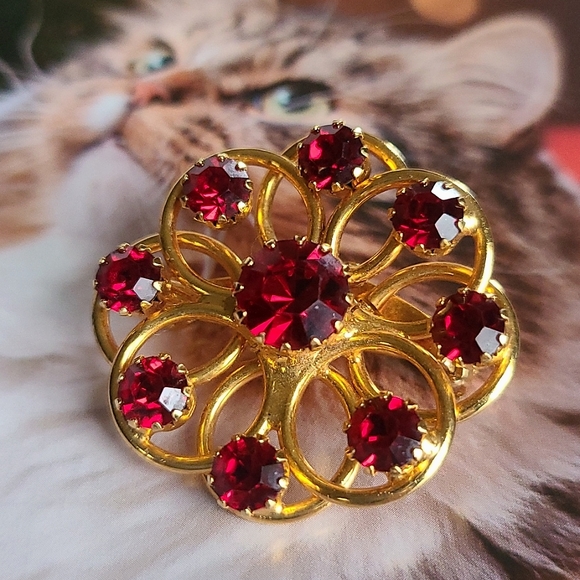 Vintage Jewelry - 💥4/$20 Vintage RED Rhinestone Crystal Brooch Pin EXCELLENT Condition